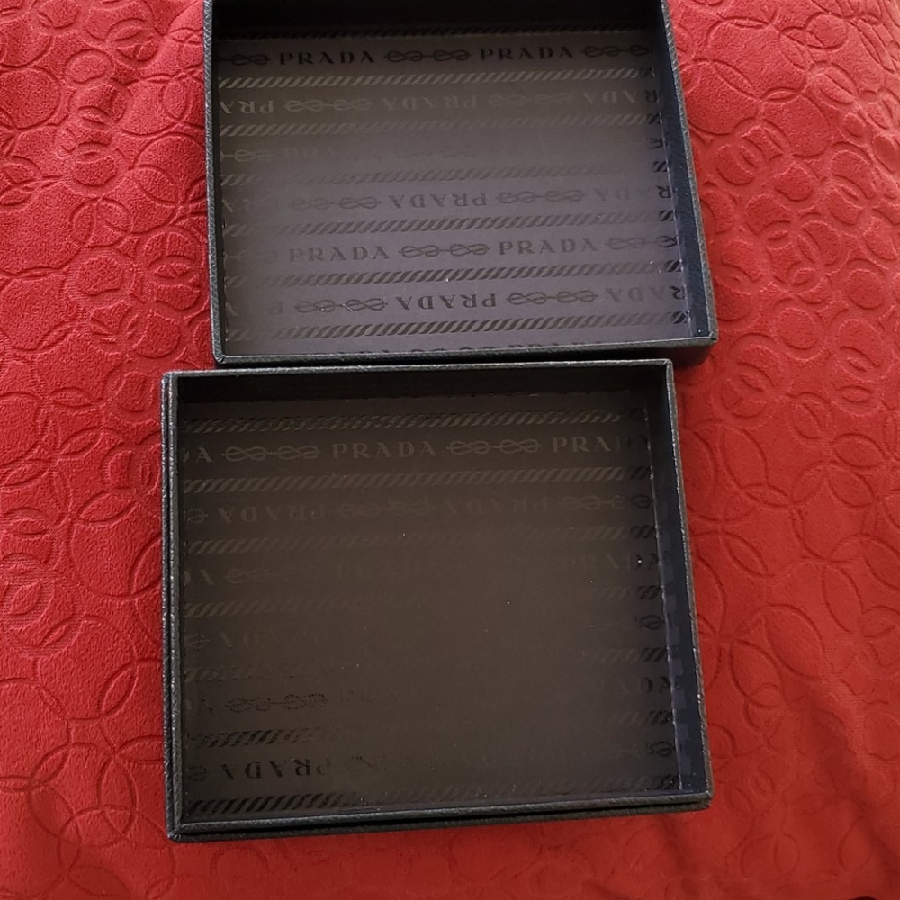 Prada box - Picture 2 of 5